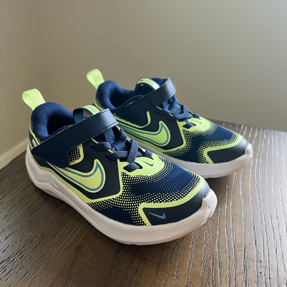 Nike Cosmic Runner Toddler Boys Running Shoes